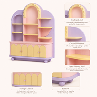 Vitrine de présentation en forme d'arche de couleur pastel avec étagères décoratives et rangement intégré pour boutique