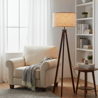 Lampadaire trépied moderne en bois avec abat-jour en tissu pour salon, chambre, bureau, hôtel, chambre d'hôtes, salle de séjour