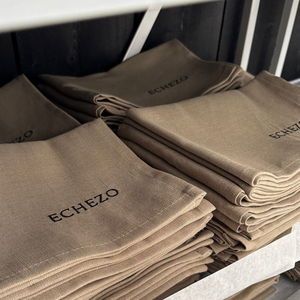 Serviettes de table en coton et lin avec logo personnalisé d'un fabricant de serviettes pour les événements de mariage et la restauration de banquets - Product Image 1