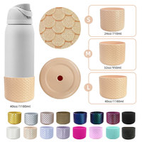 Accessoires de bouteille d'eau en silicone personnalisés en gros avec flasque à rabat antidérapante housse de protection chaussons à motifs d'écailles de poisson