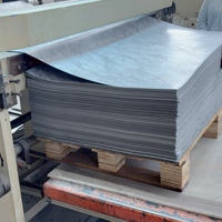 Luxuriöser Wasserfester LVT Vinyl-Plankenboden Selbstklebende Installation Breite Dielen (>=7 Zoll) Umweltfreundlich für Krankenhäuser Innenbereich