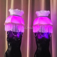 Coiffe LED avec abat-jour, pompon, perles et plumes pour carnaval, défilé, club, bar, spectacle, fête, performance, accessoire de costume