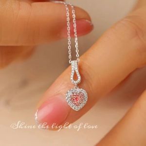 Collar con Colgante de Corazón de Diamantes en Oro de 18K Xinfly, Joyería de Diamantes en Oro Puro de 18k - Product Image 3