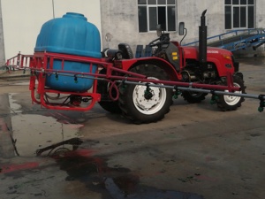 Maquinaria Agrícola, Pulverizador de Pluma de 1000L Montado en Tractor de 4 Ruedas - Product Image 3