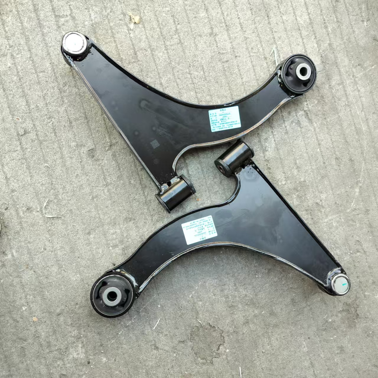 Lower Control Arm  the Front Lower Swing Arm of the Car Is Suitable for Wuling Hongguang Auto Parts Image 5