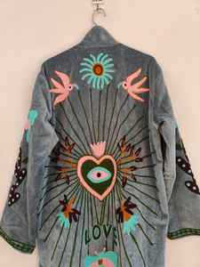 Veste bomber longue réversible en velours Suzani brodée, écologique, avec motif œil maléfique, cœur, amour, art populaire fait à la main du Rajasthan - Product Image 5