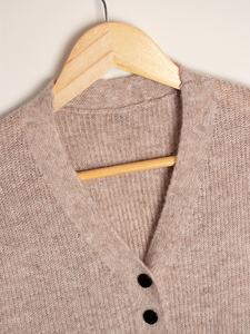 Pull tricoté chaud d'hiver pour femme, col en V, boutonné sur le devant, manches longues évasées, style chemisier enveloppant/décontracté - Couleur unie, anti-plis, décontracté - Product Image 4