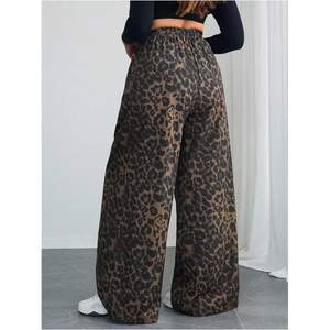 Pantalon large taille haute imprimé léopard pour femme, grande taille, en crêpe respirant avec poches, style décontracté - Product Image 5