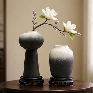 Jarrón de Cerámica con Degradado Artístico en Blanco y Negro, Textura de Arena Gruesa, Portaflores Único e Irregular para Flores Secas, Decoración de Mesa para el Hogar - Product Image 2