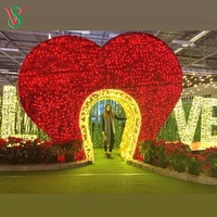 Décoration de rue de ville commerciale, motif lumineux géant en forme de cœur rouge 3D pour la décoration de la Saint-Valentin, décoration de mariage