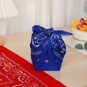 Bandana promotionnel personnalisé de qualité supérieure avec logo, bandana imprimé à l'écran, bandana de campagne électorale, bandana à agiter à la main, fabrication américaine - Product Image 1