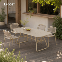 Ensemble de salle à manger d'extérieur moderne et minimaliste en alliage d'aluminium, chaise en corde tressée pour café, restaurant, hôtel, terrasse, jardin, patio, table