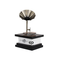 Sculpture de gramophone vintage avec socle en marbre et corne en laiton ornement décoratif rétro pour affichage de bureau à domicile