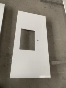 เคาน์เตอร์ควอตซ์ลายเส้นสีเทาบนพื้นขาว หินสังเคราะห์ทันสมัย พร้อมบริการหลังการขาย - Product Image 4