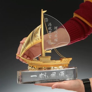 Modelo de cristal personalizado nuevo diseño velero de cristal/modelo de barco para boda y regalo de negocios - Product Image 2