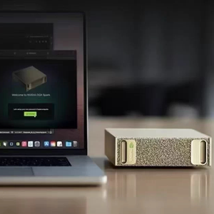 NIB Original DGX 1TB/4TB โฮสต์ซูเปอร์คอมพิวเตอร์ Blackwell GPU, มินิเซิร์ฟเวอร์, เดสก์ท็อป AI, GB10 Grace CPU, 4 USB Type-C, สต็อก DGX DGX - Product Image 4