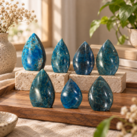 Ornement Goutte d'Eau en Apatite Bleue, Cristal Poli, Décoration d'Intérieur, Pierre de Guérison, Pièce d'Exposition, Décoration de Bureau, Étagère, Table