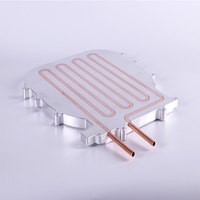 Plaque de refroidissement liquide avec tuyau en cuivre OEM bon transfert de chaleur adapté aux grands équipements haute puissance
