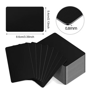 บัตรอลูมิเนียมสีดำหนา 0.8 มม. มุมโค้งมน สีน้ำเงิน สำหรับทดสอบการแกะสลักด้วยเลเซอร์ มีสินค้าในสต็อก - Product Image 2