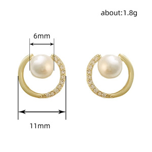 Orecchini a cerchio stile perla per donna, eleganti con accenti scintillanti, gioielli alla moda per le orecchie - Product Image 5