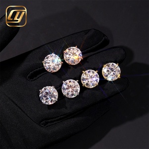 Pendientes de tuerca con engaste de garra de moissanita VVS de corte brillante, chapados en oro de 18K, elegantes y clásicos para uso diario, joyería para mujer al por mayor - Product Image 5
