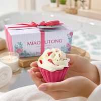Bak Mandi Busa Spa Organik Buatan Tangan Vegan dengan Minyak Esensial, Bunga Mawar Kering, dan Aroma Cupcake Mewah