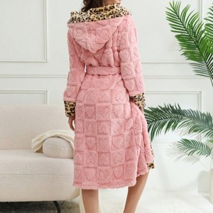 <span class=keywords><strong>Accappatoio</strong></span> di Lusso Autunno-Inverno 2025, Spesso e Peloso con Motivo a Cuore <span class=keywords><strong>Jacquard</strong></span>, Inserti Leopardati, Cappuccio - Product Image 2