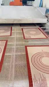 XLYGホットセール食品グレード再利用可能耐熱ノンスティックソフトBBQペストリーオーブンニードローリング生地ベーキングシート - Product Image 3