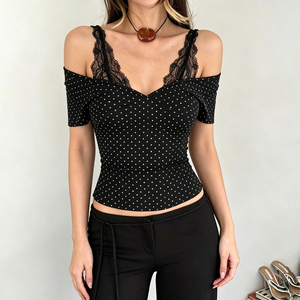 Camiseta de encaje de dos piezas con contraste de color y lunares a la moda, camiseta de manga corta con sujetador acolchado incorporado, blusa informal de verano para mujer - Product Image 3