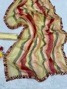 Sari Tradicional Indio y Pakistaní de Gasa con Rayas Rosas y Borde Dorado para Mujer, para Bodas y Fiestas, de Secado Rápido - Product Image 2