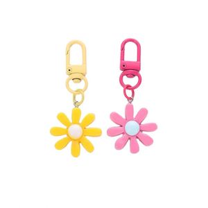 Pendentif porte-clés Daisy pour écouteurs, motif floral frais, ornement simple en résine plastique électroplaquée - Product Image 1