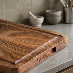 Planche à découper en bois faite à la main, planche à découper rectangulaire avec poignée, grande planche de préparation et de service pour la cuisine, pour la vente en gros - Product Image 1