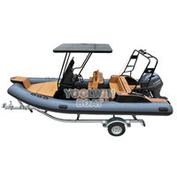 Bateau semi-rigide en aluminium robuste de 5,8 m (20 pieds) en Hypalon 580, 11 passagers, charge de 980 kg, vitesse de 35-40 nœuds, télécommande, sport