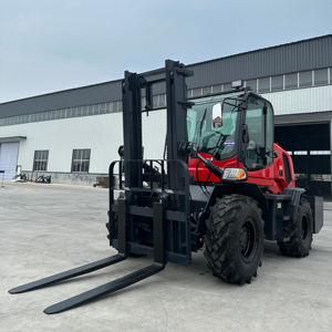 Compact 3.5T 4x4 Off-Road Internal Combustion Forklift Short Chassis Superior Maneuverability Front Articulation for <strong>Maximized</strong> - Product Image 1