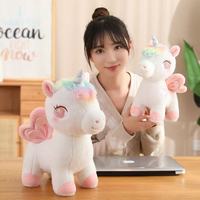 Vente en gros de jouets en peluche personnalisés en coton doux, animaux en peluche mignons, cheval volant, ange, licorne