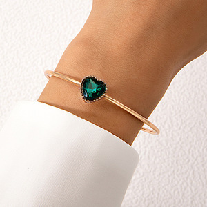 Bracelets en cristal en forme de cœur de fleur de haute qualité <span class=keywords><strong>à</strong></span> prix avantageux, cadeaux pour la fête des femmes, bracelets en perles coréennes en forme de papillon et de cœur - Product Image 1