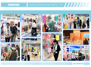 Conjunto de Bikini Personalizado OEM para Niñas, Estampado Floral Blanco y Negro, con Abertura en Forma de <span class=keywords><strong>Palma</strong></span>, Traje de Baño de Dos Piezas con Tirantes Ajustables para Playa y Arena - Product Image 6