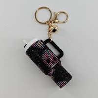 Porte-clés mini rouge à lèvres en strass tendance, support portable pour baume à lèvres, mini porte-clés bouteille d'eau, breloque de sac