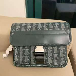 กระเป๋าหนัง PU ลายจระเข้สุดฮิตปี 2025 กระเป๋าสะพายข้างปักโลโก้ กันน้ำ พร้อมฝาปิดแบบพับได้ - Product Image 2