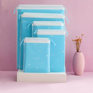 ถุงผ้าพีวีซี/พีอีแบบด้านสำหรับใส่เครื่องสำอาง พร้อมเชือกผูก  รับสกรีนโลโก้ตามแบบ  รับผลิตตามสั่ง (OEM) บรรจุภัณฑ์แบบกำหนดเอง - Product Image 4