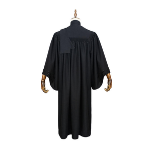 Túnica <span class=keywords><strong>de</strong></span> <span class=keywords><strong>Abogado</strong></span> Negra Mate Clásica, Túnica <span class=keywords><strong>de</strong></span> Poliéster Premium, Uniforme Legal Unisex para Adultos para Audiencias en Tribunales y Graduaciones <span class=keywords><strong>de</strong></span> Escuelas <span class=keywords><strong>de</strong></span> Derecho - Product Image 3