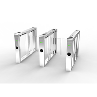 Barrière pivotante étanche en acier inoxydable 304 avec contrôle d'accès par empreinte digitale pour passage extérieur scolaire