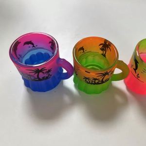 Verre à shot et verrerie à vin à couleur dégradée, nouveau design 2025, produit personnalisé, populaire pour la vente en souvenir - Product Image 1