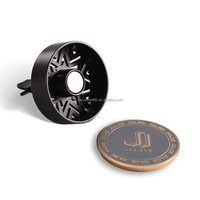 Diffuseur de voiture d'aromathérapie d'huiles essentielles en alliage de logo personnalisé Ornements de parfum de sortie automatique Clip de parfum de voiture