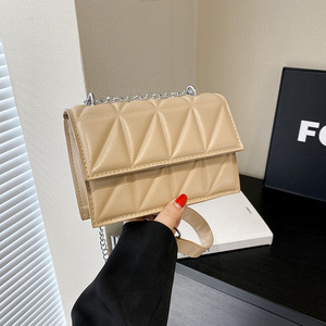 Diamond-Patterned Elegant Little Style <strong>Bag</strong> for Women 2026 New Fashion Shoulder Crossbody Chain <strong>Bag</strong> Work Commute Handbag - Product Image 5