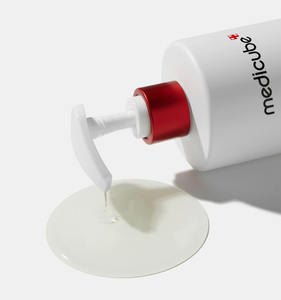 medicube Red Acne Body Wash 2.0 Nettoyant Corporel Anti-Acné Rouge 2.0 à l'Acide Salicylique et Lactique pour le Dos et la Poitrine, Contrôle de l'Acné, Exfoliant, Déboucheur - Product Image 4