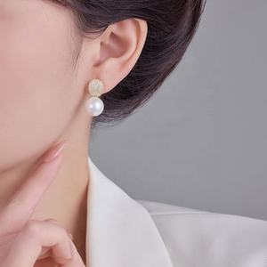 Pendientes de Perlas Ovaladas con Microincrustaciones de Alta Gama, Diseño de Nicho de Lujo para Mujer, Regalo de Moda 2025 - Product Image 4