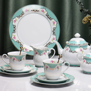 Ensemble de tasses à café, de soucoupes et de pot en céramique européenne - Product Image 6