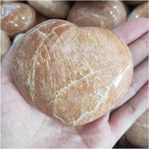 Corazón de Piedra Lunar Naranja para Padres, Colección de Cristales con Temática de Mascota para Decoración del Hogar y Regalos - Product Image 2