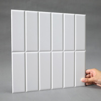 Autocollant mural 3D auto-adhésif imitation petite brique blanche en PVC, étanche et résistant à l'humidité, panneau mural moderne, plinthe